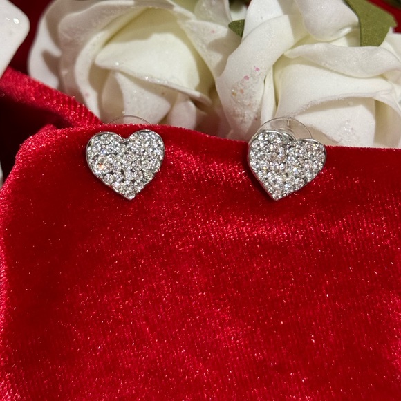 Heartshape studs - Picture 2 of 2